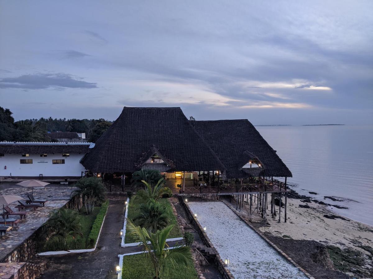 Amaan Ocean Hotel Kihinani Bububu Extérieur photo